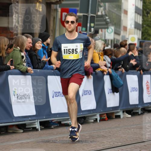 05.10.2025 - 20. swb-Marathon Bremen Strokosch-Dieckow http://msf.ph/oto/9223793 05.10.2025 10:45:27 Ziel 10447, 11346, 11403, 11585 meine-sportfotos.de