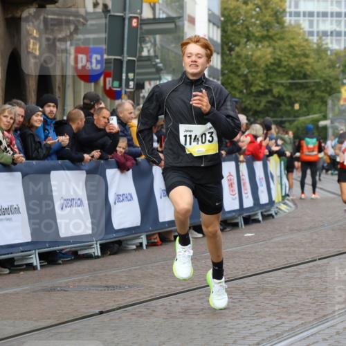 05.10.2025 - 20. swb-Marathon Bremen Strokosch-Dieckow http://msf.ph/oto/9223796 05.10.2025 10:45:30 Ziel 9250, 10053, 10682, 11403, 11585 meine-sportfotos.de