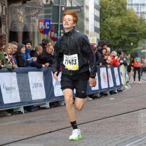 05.10.2025 - 20. swb-Marathon Bremen Strokosch-Dieckow http://msf.ph/oto/9223799 05.10.2025 10:45:30 Ziel 9250, 10053, 10682, 11403, 11585 meine-sportfotos.de