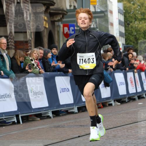 05.10.2025 - 20. swb-Marathon Bremen Strokosch-Dieckow http://msf.ph/oto/9223801 05.10.2025 10:45:30 Ziel 9250, 10053, 10682, 11403, 11585 meine-sportfotos.de
