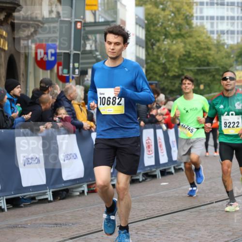 05.10.2025 - 20. swb-Marathon Bremen Strokosch-Dieckow http://msf.ph/oto/9223805 05.10.2025 10:45:36 Ziel 8000, 9200, 9222, 9250, 9709, 10053, 10639, 10682, 10792, 11678, 11745 meine-sportfotos.de