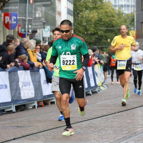 05.10.2025 - 20. swb-Marathon Bremen Strokosch-Dieckow http://msf.ph/oto/9223809 05.10.2025 10:45:37 Ziel 28, 8000, 9200, 9222, 9250, 9709, 10053, 10639, 10682, 10792, 11678, 11745 meine-sportfotos.de