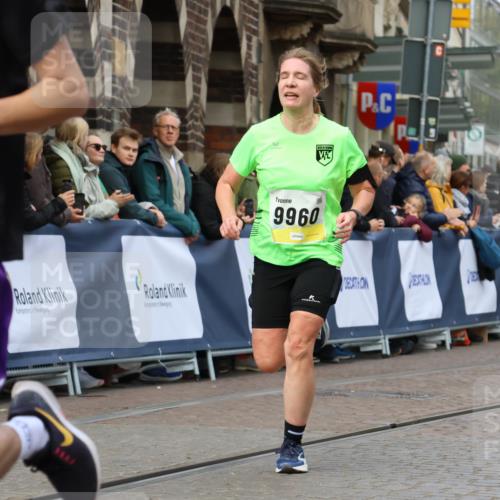 05.10.2025 - 20. swb-Marathon Bremen Strokosch-Dieckow http://msf.ph/oto/9223825 05.10.2025 10:45:49 Ziel 9285, 9960, 10350, 10773, 10823, 11617 meine-sportfotos.de