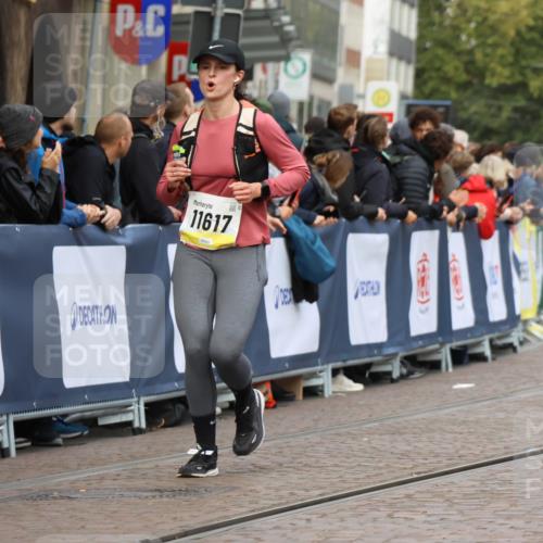 05.10.2025 - 20. swb-Marathon Bremen Strokosch-Dieckow http://msf.ph/oto/9223832 05.10.2025 10:45:53 Ziel 9285, 9397, 9876, 10090, 10773, 11617 meine-sportfotos.de