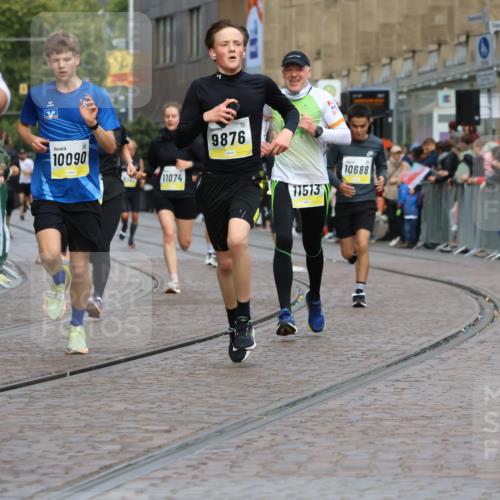 05.10.2025 - 20. swb-Marathon Bremen Strokosch-Dieckow http://msf.ph/oto/9223841 05.10.2025 10:45:58 Ziel 9397, 9500, 9876, 10090, 10688, 10773, 11074, 11513, 11617 meine-sportfotos.de
