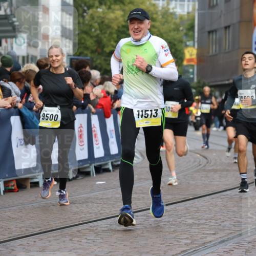 05.10.2025 - 20. swb-Marathon Bremen Strokosch-Dieckow http://msf.ph/oto/9223844 05.10.2025 10:46:01 Ziel 9397, 9500, 9876, 10090, 10688, 10858, 11074, 11513 meine-sportfotos.de
