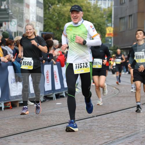 05.10.2025 - 20. swb-Marathon Bremen Strokosch-Dieckow http://msf.ph/oto/9223845 05.10.2025 10:46:01 Ziel 9397, 9500, 9876, 10090, 10688, 10858, 11074, 11513 meine-sportfotos.de