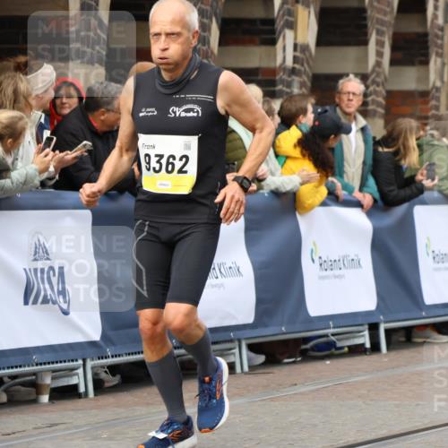 05.10.2025 - 20. swb-Marathon Bremen Strokosch-Dieckow http://msf.ph/oto/9223862 05.10.2025 10:46:16 Ziel 9351, 9362, 9400, 9921, 11462 meine-sportfotos.de