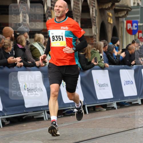 05.10.2025 - 20. swb-Marathon Bremen Strokosch-Dieckow http://msf.ph/oto/9223863 05.10.2025 10:46:17 Ziel 9351, 9362, 9400, 9921, 11462 meine-sportfotos.de