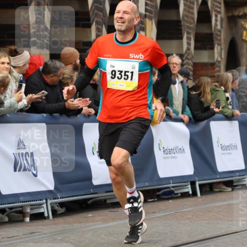 05.10.2025 - 20. swb-Marathon Bremen Strokosch-Dieckow http://msf.ph/oto/9223866 05.10.2025 10:46:17 Ziel 9351, 9362, 9400, 9921, 11462 meine-sportfotos.de