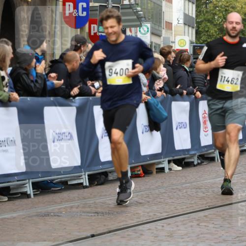 05.10.2025 - 20. swb-Marathon Bremen Strokosch-Dieckow http://msf.ph/oto/9223869 05.10.2025 10:46:19 Ziel 9351, 9362, 9400, 9921, 11462 meine-sportfotos.de