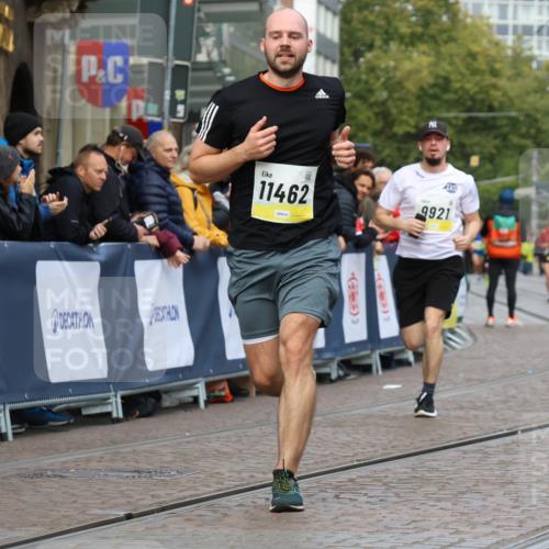 05.10.2025 - 20. swb-Marathon Bremen Strokosch-Dieckow http://msf.ph/oto/9223873 05.10.2025 10:46:20 Ziel 9400, 9921, 11462 meine-sportfotos.de