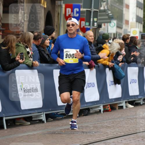 05.10.2025 - 20. swb-Marathon Bremen Strokosch-Dieckow http://msf.ph/oto/9223883 05.10.2025 10:46:33 Ziel 9009, 9207, 9366, 9961, 10268, 11268 meine-sportfotos.de