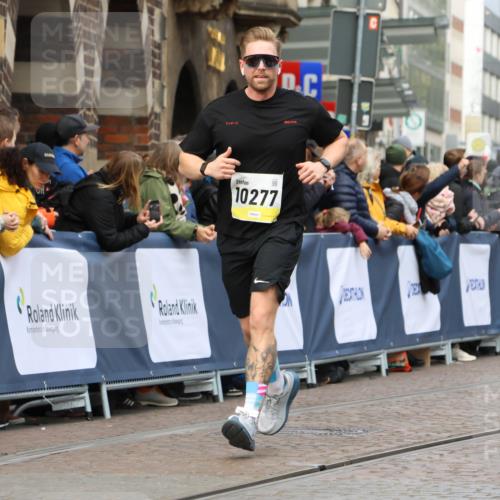 05.10.2025 - 20. swb-Marathon Bremen Strokosch-Dieckow http://msf.ph/oto/9223903 05.10.2025 10:46:45 Ziel 10277, 10411, 10661, 11327 meine-sportfotos.de