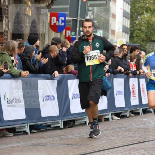 05.10.2025 - 20. swb-Marathon Bremen Strokosch-Dieckow http://msf.ph/oto/9223907 05.10.2025 10:46:49 Ziel 10277, 10661, 10750, 11189 meine-sportfotos.de