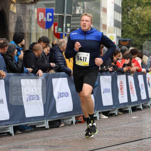 05.10.2025 - 20. swb-Marathon Bremen Strokosch-Dieckow http://msf.ph/oto/9223928 05.10.2025 10:47:11 Ziel 9411, 9546, 9711 meine-sportfotos.de