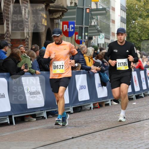 05.10.2025 - 20. swb-Marathon Bremen Strokosch-Dieckow http://msf.ph/oto/9223936 05.10.2025 10:47:22 Ziel 9244, 9428, 9670, 10319, 10637, 10667, 10951, 11498, 11705, 11742 meine-sportfotos.de