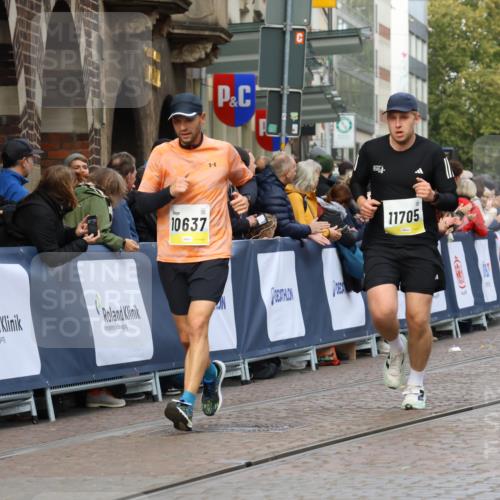 05.10.2025 - 20. swb-Marathon Bremen Strokosch-Dieckow http://msf.ph/oto/9223937 05.10.2025 10:47:22 Ziel 9244, 9428, 9670, 10319, 10637, 10667, 10951, 11498, 11705, 11742 meine-sportfotos.de