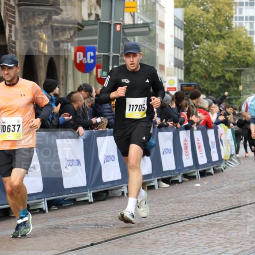 05.10.2025 - 20. swb-Marathon Bremen Strokosch-Dieckow http://msf.ph/oto/9223938 05.10.2025 10:47:23 Ziel 9244, 9428, 9670, 10319, 10637, 10667, 10951, 11498, 11705, 11742 meine-sportfotos.de
