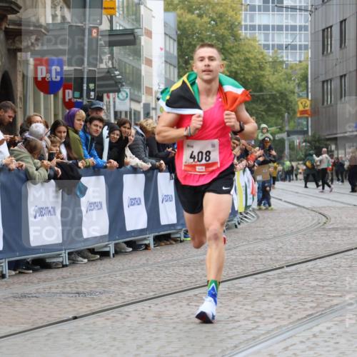 05.10.2025 - 20. swb-Marathon Bremen Strokosch-Dieckow http://msf.ph/oto/9223940 05.10.2025 12:08:44 Ziel 408 meine-sportfotos.de