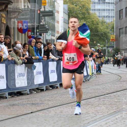 05.10.2025 - 20. swb-Marathon Bremen Strokosch-Dieckow http://msf.ph/oto/9223943 05.10.2025 12:08:44 Ziel 408 meine-sportfotos.de