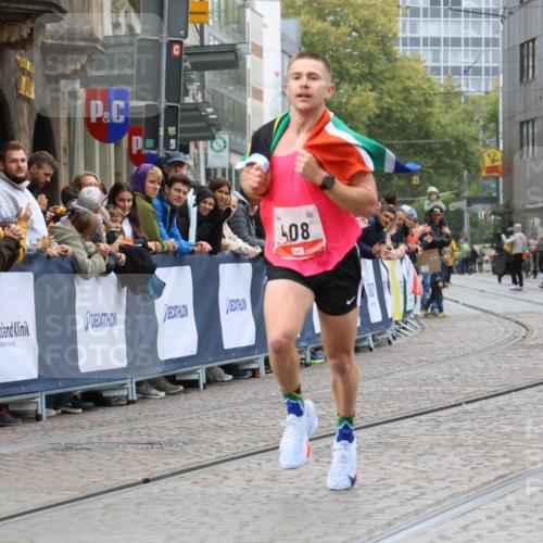 05.10.2025 - 20. swb-Marathon Bremen Strokosch-Dieckow http://msf.ph/oto/9223945 05.10.2025 12:08:44 Ziel 408 meine-sportfotos.de