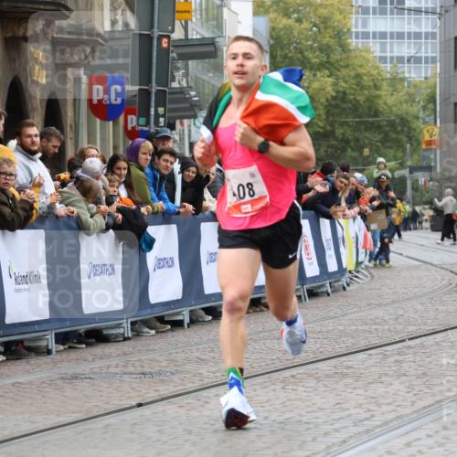 05.10.2025 - 20. swb-Marathon Bremen Strokosch-Dieckow http://msf.ph/oto/9223949 05.10.2025 12:08:44 Ziel 408 meine-sportfotos.de