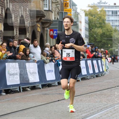 05.10.2025 - 20. swb-Marathon Bremen Strokosch-Dieckow http://msf.ph/oto/9223957 05.10.2025 12:10:40 Ziel 15 meine-sportfotos.de