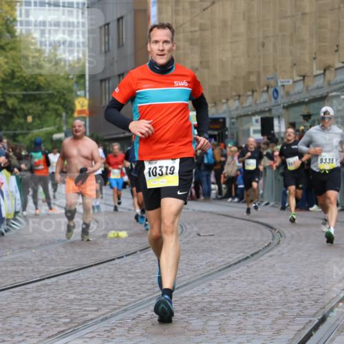 05.10.2025 - 20. swb-Marathon Bremen Strokosch-Dieckow http://msf.ph/oto/9223962 05.10.2025 10:47:28 Ziel 9244, 9339, 9924, 10319, 10637, 10667, 10951, 11498, 11742 meine-sportfotos.de