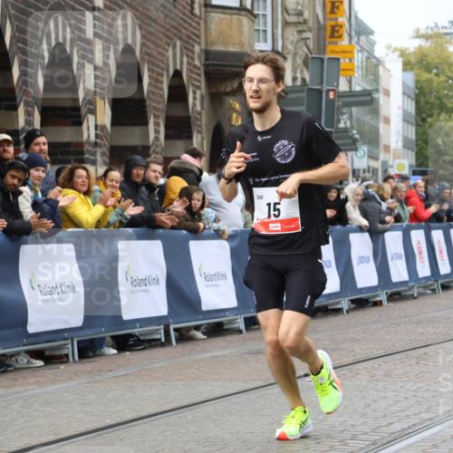 05.10.2025 - 20. swb-Marathon Bremen Strokosch-Dieckow http://msf.ph/oto/9223967 05.10.2025 12:10:40 Ziel 15 meine-sportfotos.de