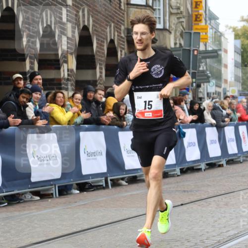 05.10.2025 - 20. swb-Marathon Bremen Strokosch-Dieckow http://msf.ph/oto/9223971 05.10.2025 12:10:40 Ziel 15 meine-sportfotos.de