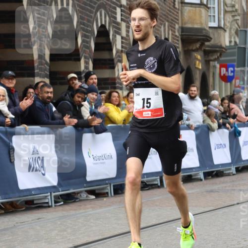 05.10.2025 - 20. swb-Marathon Bremen Strokosch-Dieckow http://msf.ph/oto/9223981 05.10.2025 12:10:41 Ziel 15 meine-sportfotos.de