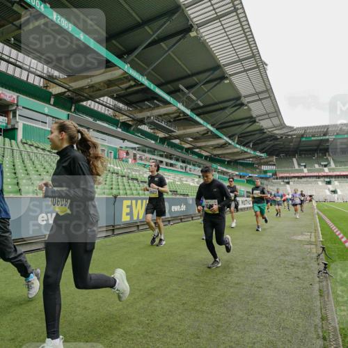 05.10.2025 - 20. swb-Marathon Bremen Michael Burmester http://msf.ph/oto/9224167 05.10.2025 10:32:05 Laufen im Stadion 7193, 8118, 8326, 8333, 8888, 9172, 9176, 9196, 9226, 9256, 9284, 9313, 9415, 9427, 9436, 9439, 9506, 9517, 9581, 9621, 9701, 9776, 9807, 9830, 9834, 9868, 9871, 9903, 9956, 9957, 9985, 10014, 10019, 10020, 10029, 10038, 10057, 10064, 10075, 10128, 10206, 10215, 10222, 10226, 10242, 10262, 10279, 10296, 10310, 10327, 10335, 10369, 10460, 10468, 10616, 10655, 10662, 10668, 10698, 10719, 10743, 10785, 7251, 9004, 9252, 9267, 9287, 9337, 9431, 9457 meine-sportfotos.de