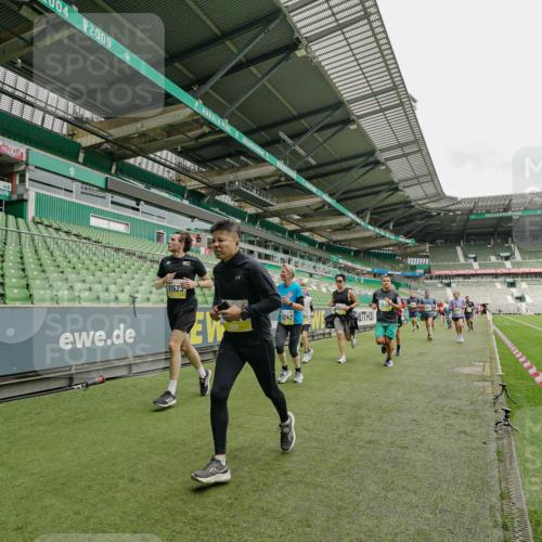 05.10.2025 - 20. swb-Marathon Bremen Michael Burmester http://msf.ph/oto/9224168 05.10.2025 10:32:06 Laufen im Stadion 7193, 8118, 8326, 8333, 8888, 9172, 9176, 9196, 9226, 9256, 9268, 9284, 9313, 9415, 9427, 9436, 9439, 9506, 9517, 9581, 9621, 9701, 9776, 9807, 9830, 9834, 9868, 9871, 9903, 9956, 9957, 9985, 10014, 10019, 10020, 10029, 10038, 10057, 10064, 10075, 10128, 10206, 10215, 10222, 10226, 10242, 10262, 10296, 10310, 10327, 10335, 10369, 10460, 10468, 10616, 10655, 10662, 10668, 10698, 10719, 10743, 10785, 7251, 9004, 9252, 9267, 9287, 9337, 9431, 9457 meine-sportfotos.de