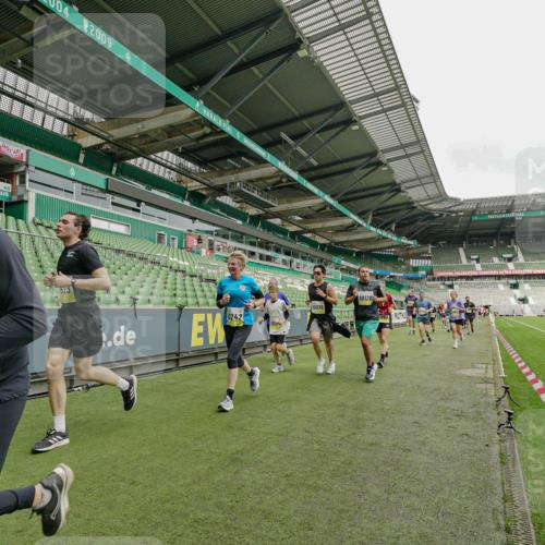 05.10.2025 - 20. swb-Marathon Bremen Michael Burmester http://msf.ph/oto/9224169 05.10.2025 10:32:06 Laufen im Stadion 7193, 8118, 8326, 8333, 8888, 9172, 9176, 9196, 9226, 9256, 9268, 9284, 9313, 9415, 9427, 9436, 9439, 9506, 9517, 9581, 9621, 9701, 9776, 9807, 9830, 9834, 9868, 9871, 9903, 9956, 9957, 9985, 10014, 10019, 10020, 10029, 10038, 10057, 10064, 10075, 10128, 10206, 10215, 10222, 10226, 10242, 10262, 10296, 10310, 10327, 10335, 10369, 10460, 10468, 10616, 10655, 10662, 10668, 10698, 10719, 10743, 10785, 7251, 9004, 9252, 9267, 9287, 9337, 9431, 9457 meine-sportfotos.de