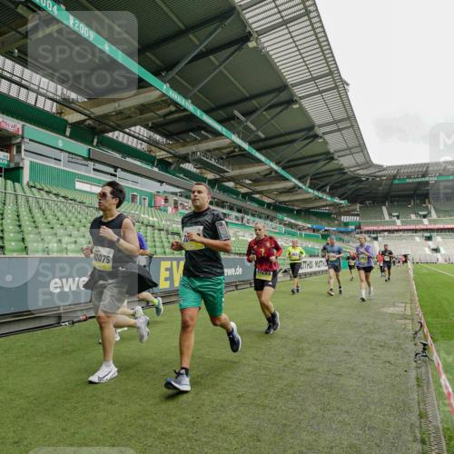 05.10.2025 - 20. swb-Marathon Bremen Michael Burmester http://msf.ph/oto/9224171 05.10.2025 10:32:07 Laufen im Stadion 7193, 8118, 8326, 8333, 8888, 9172, 9176, 9196, 9226, 9256, 9268, 9284, 9313, 9415, 9427, 9436, 9439, 9506, 9517, 9581, 9621, 9701, 9776, 9807, 9830, 9834, 9868, 9871, 9903, 9956, 9957, 9985, 10014, 10019, 10020, 10029, 10038, 10057, 10064, 10075, 10128, 10206, 10215, 10222, 10226, 10242, 10262, 10296, 10310, 10327, 10335, 10369, 10385, 10460, 10468, 10616, 10655, 10662, 10668, 10698, 10719, 10743, 10785, 7251, 9004, 9172, 9196, 9252, 9267, 9287, 9337, 9431, 9457 meine-sportfotos.de