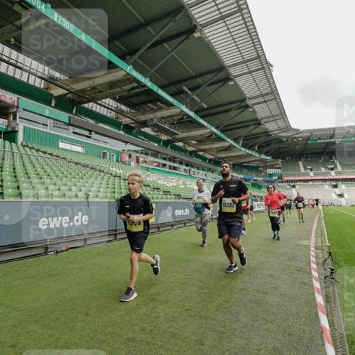 05.10.2025 - 20. swb-Marathon Bremen Michael Burmester http://msf.ph/oto/9224176 05.10.2025 10:32:13 Laufen im Stadion 7193, 8118, 8326, 8333, 8888, 9176, 9226, 9238, 9256, 9268, 9284, 9313, 9415, 9427, 9436, 9439, 9456, 9514, 9517, 9581, 9621, 9701, 9776, 9807, 9830, 9834, 9868, 9871, 9903, 9956, 9957, 9985, 10014, 10019, 10020, 10029, 10038, 10057, 10064, 10075, 10128, 10206, 10215, 10226, 10242, 10262, 10296, 10310, 10327, 10335, 10369, 10385, 10388, 10416, 10460, 10468, 10616, 10662, 10719, 10785, 7251, 9004, 9172, 9196, 9252, 9287, 9337, 9431, 9457, 9506, 10222 meine-sportfotos.de