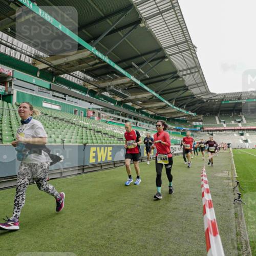 05.10.2025 - 20. swb-Marathon Bremen Michael Burmester http://msf.ph/oto/9224178 05.10.2025 10:32:15 Laufen im Stadion 7165, 7193, 8118, 8326, 8333, 8888, 9176, 9226, 9238, 9256, 9268, 9284, 9313, 9415, 9427, 9436, 9439, 9456, 9514, 9517, 9581, 9621, 9701, 9776, 9807, 9830, 9834, 9868, 9871, 9903, 9956, 9957, 9985, 10014, 10019, 10020, 10029, 10038, 10057, 10064, 10075, 10128, 10206, 10215, 10226, 10242, 10262, 10296, 10310, 10327, 10335, 10369, 10385, 10388, 10416, 10460, 10468, 10487, 10616, 10662, 10719, 10785, 7251, 9004, 9172, 9196, 9252, 9287, 9337, 9431, 9457, 9506, 9903, 10222 meine-sportfotos.de