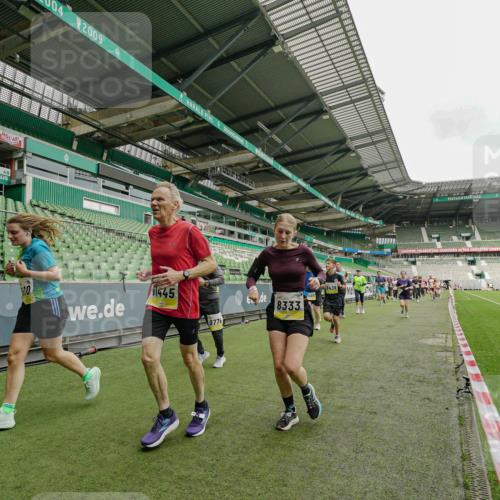 05.10.2025 - 20. swb-Marathon Bremen Michael Burmester http://msf.ph/oto/9224182 05.10.2025 10:32:18 Laufen im Stadion 7165, 7193, 8118, 8326, 8333, 8888, 9176, 9226, 9238, 9256, 9268, 9284, 9313, 9415, 9427, 9436, 9439, 9456, 9494, 9514, 9517, 9581, 9621, 9701, 9776, 9807, 9830, 9834, 9868, 9871, 9956, 9957, 9985, 10019, 10020, 10029, 10038, 10046, 10057, 10064, 10075, 10128, 10206, 10215, 10226, 10242, 10262, 10296, 10310, 10327, 10335, 10369, 10385, 10388, 10416, 10460, 10468, 10487, 10616, 10662, 10719, 10785, 7251, 9004, 9172, 9196, 9252, 9457, 9506, 9903, 10014, 10020, 10222 meine-sportfotos.de