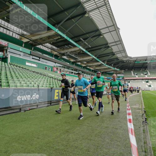 05.10.2025 - 20. swb-Marathon Bremen Michael Burmester http://msf.ph/oto/9224216 05.10.2025 10:32:50 Laufen im Stadion 7165, 8326, 8333, 9176, 9187, 9195, 9197, 9238, 9260, 9268, 9284, 9295, 9313, 9318, 9367, 9392, 9402, 9407, 9436, 9439, 9456, 9461, 9464, 9475, 9492, 9494, 9514, 9517, 9548, 9570, 9574, 9621, 9650, 9701, 9703, 9754, 9776, 9830, 9834, 9856, 9868, 9900, 9918, 9933, 9939, 9950, 9956, 9957, 9985, 10007, 10008, 10034, 10042, 10046, 10097, 10174, 10215, 10234, 10253, 10308, 10309, 10326, 10349, 10385, 10387, 10388, 10394, 10402, 10416, 10436, 10460, 10475, 10487 meine-sportfotos.de