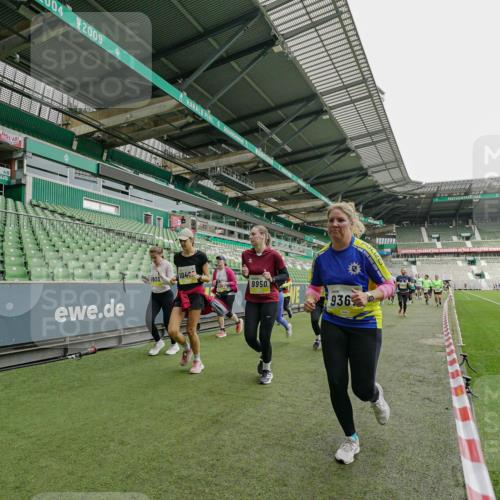 05.10.2025 - 20. swb-Marathon Bremen Michael Burmester http://msf.ph/oto/9224233 05.10.2025 10:32:59 Laufen im Stadion 7165, 9176, 9187, 9195, 9197, 9238, 9258, 9260, 9268, 9284, 9295, 9313, 9318, 9367, 9392, 9402, 9407, 9436, 9439, 9456, 9461, 9464, 9475, 9492, 9494, 9514, 9517, 9539, 9548, 9570, 9574, 9577, 9650, 9654, 9703, 9754, 9830, 9834, 9835, 9856, 9868, 9900, 9918, 9933, 9939, 9950, 9957, 9985, 10007, 10008, 10034, 10042, 10046, 10097, 10174, 10215, 10234, 10253, 10308, 10309, 10326, 10349, 10385, 10387, 10388, 10394, 10402, 10416, 10436, 10460, 10475, 10487 meine-sportfotos.de