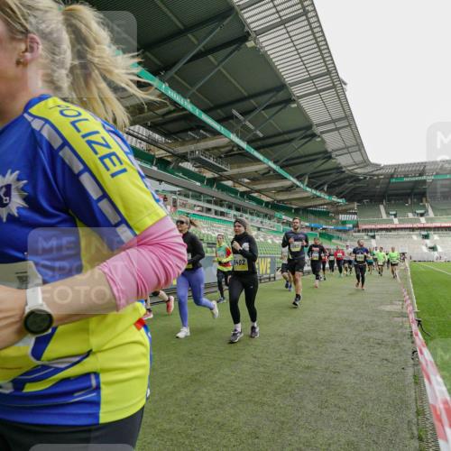 05.10.2025 - 20. swb-Marathon Bremen Michael Burmester http://msf.ph/oto/9224234 05.10.2025 10:32:59 Laufen im Stadion 7165, 9176, 9187, 9195, 9197, 9238, 9258, 9260, 9268, 9284, 9295, 9313, 9318, 9367, 9392, 9402, 9407, 9436, 9439, 9456, 9461, 9464, 9475, 9492, 9494, 9514, 9517, 9539, 9548, 9570, 9574, 9577, 9650, 9654, 9703, 9754, 9830, 9834, 9835, 9856, 9868, 9900, 9918, 9933, 9939, 9950, 9957, 9985, 10007, 10008, 10034, 10042, 10046, 10097, 10174, 10215, 10234, 10253, 10308, 10309, 10326, 10349, 10385, 10387, 10388, 10394, 10402, 10416, 10436, 10460, 10475, 10487 meine-sportfotos.de