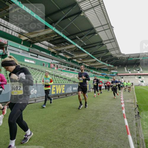 05.10.2025 - 20. swb-Marathon Bremen Michael Burmester http://msf.ph/oto/9224236 05.10.2025 10:33:00 Laufen im Stadion 7165, 9176, 9187, 9195, 9197, 9238, 9258, 9260, 9268, 9284, 9295, 9313, 9318, 9367, 9392, 9402, 9407, 9436, 9439, 9456, 9461, 9464, 9475, 9492, 9494, 9514, 9517, 9539, 9548, 9570, 9574, 9577, 9650, 9654, 9703, 9754, 9830, 9834, 9835, 9856, 9868, 9900, 9918, 9933, 9939, 9950, 9957, 9985, 10007, 10008, 10034, 10042, 10046, 10097, 10174, 10215, 10233, 10234, 10253, 10308, 10309, 10323, 10326, 10349, 10385, 10387, 10388, 10394, 10402, 10416, 10436, 10460, 10475, 10487 meine-sportfotos.de