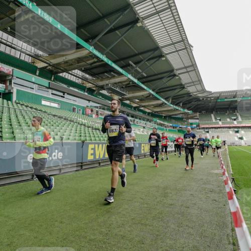05.10.2025 - 20. swb-Marathon Bremen Michael Burmester http://msf.ph/oto/9224238 05.10.2025 10:33:01 Laufen im Stadion 7165, 9176, 9187, 9195, 9197, 9238, 9258, 9260, 9268, 9284, 9295, 9313, 9318, 9367, 9392, 9402, 9407, 9436, 9456, 9461, 9464, 9475, 9492, 9494, 9514, 9517, 9539, 9548, 9570, 9574, 9577, 9650, 9654, 9703, 9754, 9830, 9834, 9835, 9856, 9868, 9900, 9918, 9933, 9939, 9950, 9957, 9985, 10007, 10008, 10034, 10042, 10046, 10097, 10174, 10232, 10233, 10234, 10253, 10308, 10309, 10323, 10326, 10349, 10385, 10387, 10388, 10394, 10402, 10416, 10436, 10475, 10487, 10533 meine-sportfotos.de