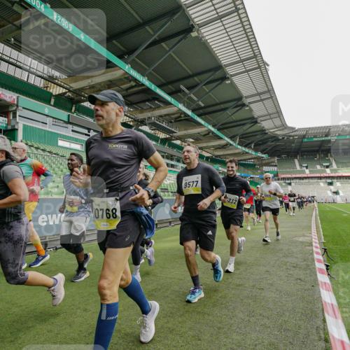 05.10.2025 - 20. swb-Marathon Bremen Michael Burmester http://msf.ph/oto/9224281 05.10.2025 10:33:23 Laufen im Stadion 7077, 9000, 9195, 9197, 9221, 9258, 9260, 9282, 9295, 9318, 9359, 9367, 9392, 9402, 9407, 9424, 9461, 9464, 9492, 9520, 9539, 9541, 9560, 9569, 9570, 9574, 9577, 9633, 9650, 9654, 9703, 9717, 9754, 9811, 9835, 9855, 9856, 9900, 9918, 9933, 9935, 9939, 9950, 10008, 10032, 10034, 10042, 10097, 10174, 10232, 10233, 10234, 10253, 10256, 10308, 10309, 10323, 10326, 10349, 10387, 10394, 10402, 10436, 10475, 10484, 10533, 10591, 10755, 10794, 10915, 10992, 7165 meine-sportfotos.de