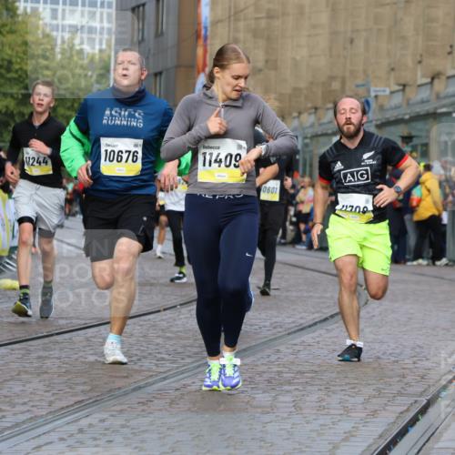 05.10.2025 - 20. swb-Marathon Bremen Strokosch-Dieckow http://msf.ph/oto/9224411 05.10.2025 10:47:41 Ziel 9377, 10062, 10073, 10382, 10601, 10676, 10947, 11244, 11330, 11409, 11708 meine-sportfotos.de