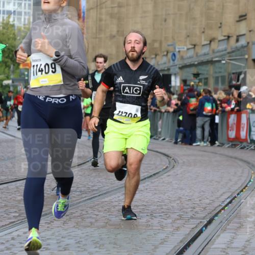 05.10.2025 - 20. swb-Marathon Bremen Strokosch-Dieckow http://msf.ph/oto/9224419 05.10.2025 10:47:42 Ziel 9377, 10062, 10382, 10601, 10676, 10929, 11244, 11330, 11409, 11708 meine-sportfotos.de