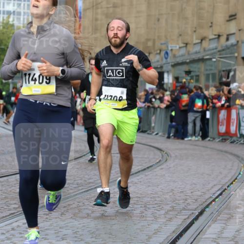 05.10.2025 - 20. swb-Marathon Bremen Strokosch-Dieckow http://msf.ph/oto/9224427 05.10.2025 10:47:42 Ziel 9377, 10062, 10382, 10601, 10676, 10929, 11244, 11330, 11409, 11708 meine-sportfotos.de