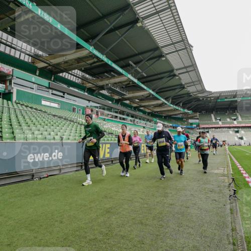 05.10.2025 - 20. swb-Marathon Bremen Michael Burmester http://msf.ph/oto/9224438 05.10.2025 10:34:44 Laufen im Stadion 7101, 7147, 7215, 9183, 9188, 9201, 9219, 9266, 9292, 9372, 9430, 9472, 9540, 9547, 9585, 9591, 9622, 9669, 9672, 9714, 9719, 9720, 9722, 9766, 9783, 9797, 9820, 9844, 9847, 9872, 9925, 9932, 9943, 9947, 9952, 9981, 10003, 10005, 10009, 10024, 10069, 10080, 10088, 10111, 10116, 10169, 10178, 10191, 10196, 10200, 10260, 10261, 10263, 10281, 10285, 10329, 10341, 10397, 10398, 10408, 10424, 10527, 10641, 10644, 10645, 10648, 10653, 10694, 10834, 10845, 10950, 9529 meine-sportfotos.de