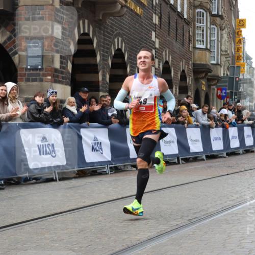 05.10.2025 - 20. swb-Marathon Bremen Strokosch-Dieckow http://msf.ph/oto/9224521 05.10.2025 12:12:25 Ziel 49 meine-sportfotos.de